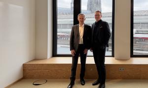 Thomas Rösch (CEO Cofinity-X) and Dieter Meuser (CEO GEC) - First Cross-ecosystem data exchange