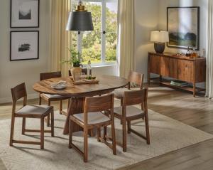 Saranac dining room group