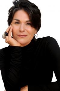 Mindset Strategist, Author, Speaker, and Real Estate Advisor Debbi DiMaggio Announces Pre-Sale of Her New Book, Mindset In Motion, Designed to Help Readers Stop Waiting for Clarity and Start Creating It.