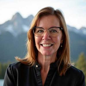 Professional headshot of Leslie Szymborski, speaker at the Cultivating the Future with AI event discussing innovation and artificial intelligence.