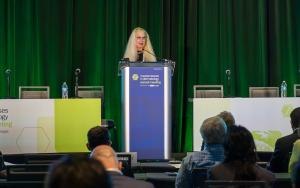 Dr. Alice Gottlieb speaking at the Masterclasses in Dermatology annual meeting