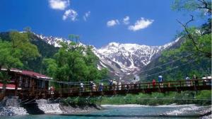 Visitez Kamikochi en toute simplicité avec le JR East Pass (via le partenaire de KKday).