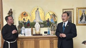 The Embassy donated a sculpture of the Virgin Mary crafted by Taiwanese artist Lo Kuang-Wei