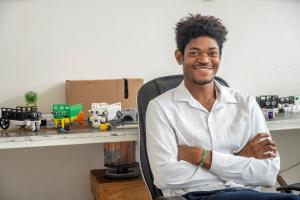Cristovão Cacombe, um inovador angolano pré-selecionado para o Africa Prize de 2023
