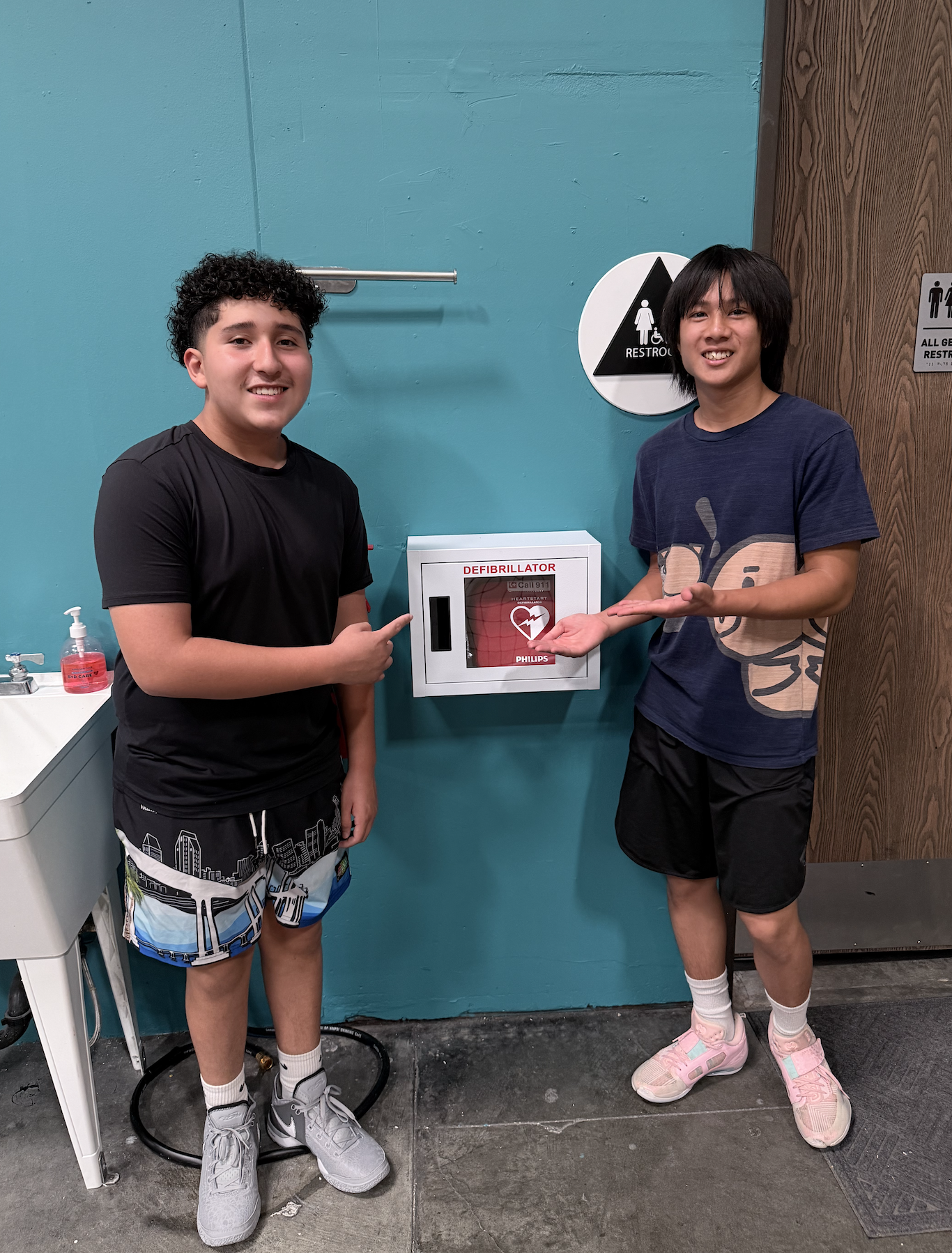 Play With Heart Foundation, a 501(c)(3) nonprofit dedicated to preventing sudden cardiac arrest among young athletes, has donated two automated external defibrillators (AED) to Point Break Volleyball Club, strengthening cardiac emergency preparedness for a nonprofit youth volleyball organization serving families throughout the San Diego community