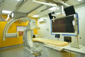 State-of-the-art biplane cath lab at Dr. Rao's Hospital, equipped with advanced imaging and surgical technology for neurovascular and minimally invasive procedures.