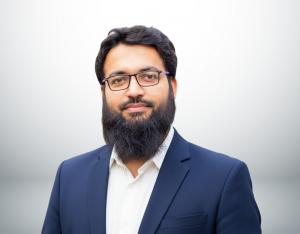 Abdul Qavi headshot, Rasmal Head of Product